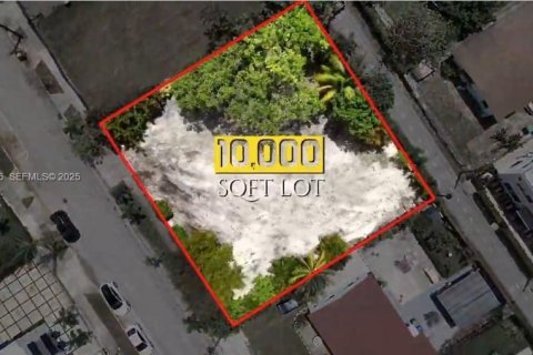 Land in Miami, Florida № 1990647 - photo 2