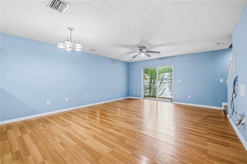 Touwnhouse à vendre à Tampa, Floride: 3 chambres, 141.58 m2 № 2220731 - photo 6