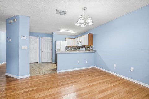 Touwnhouse à vendre à Tampa, Floride: 3 chambres, 141.58 m2 № 2220731 - photo 9