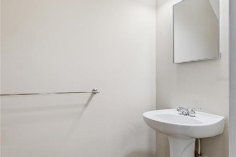 Touwnhouse à vendre à Tampa, Floride: 3 chambres, 141.58 m2 № 2220731 - photo 15