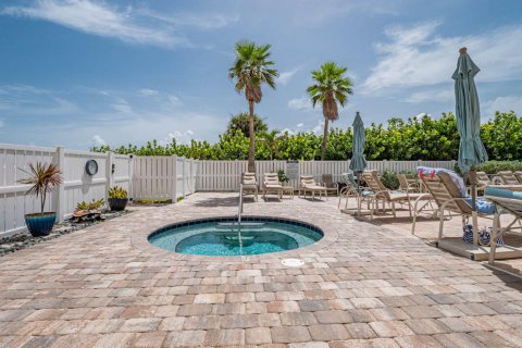 Condo in Hutchinson Island South, Florida, 3 bedrooms  № 2082554 - photo 12