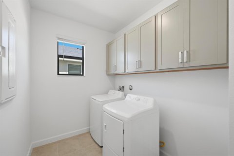 Casa en venta en Port St. Lucie, Florida, 4 dormitorios, 209.59 m2 № 2168257 - foto 20