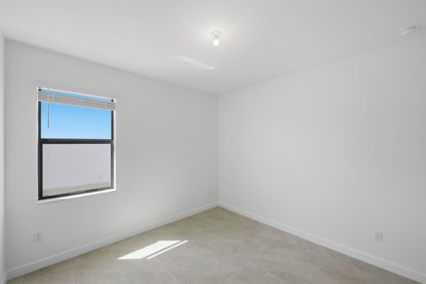 Casa en venta en Port St. Lucie, Florida, 4 dormitorios, 209.59 m2 № 2168257 - foto 9