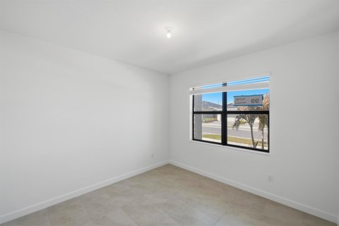 Casa en venta en Port St. Lucie, Florida, 4 dormitorios, 209.59 m2 № 2168257 - foto 15