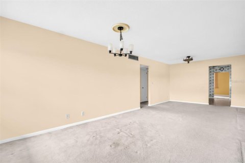 Condo in Saint Petersburg, Florida, 2 bedrooms  № 1786837 - photo 4