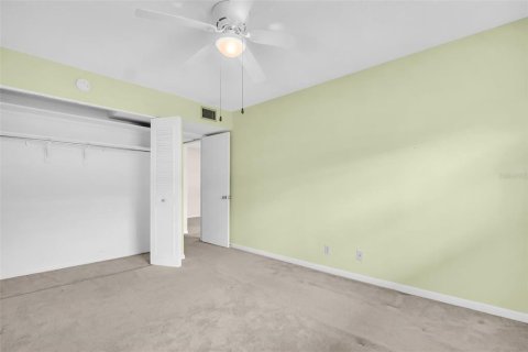 Condo in Saint Petersburg, Florida, 2 bedrooms  № 1786837 - photo 23