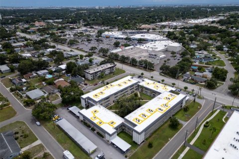 Condo in Saint Petersburg, Florida, 2 bedrooms  № 1786837 - photo 27