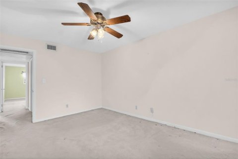 Condo in Saint Petersburg, Florida, 2 bedrooms  № 1786837 - photo 15