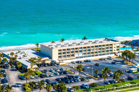 Condo in Jensen Beach, Florida, 1 bedroom  № 2378707