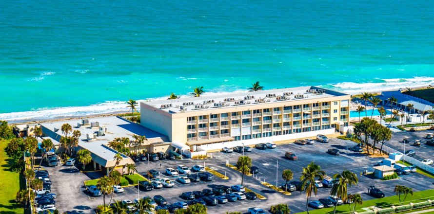 Condo in Jensen Beach, Florida, 1 bedroom  № 2378707