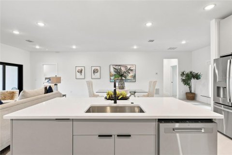 Villa ou maison à vendre à Port Charlotte, Floride: 4 chambres, 202.53 m2 № 2195166 - photo 20