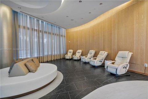 Appartement à louer à Miami, Floride: 2 chambres, 110.09 m2 № 2000123 - photo 15