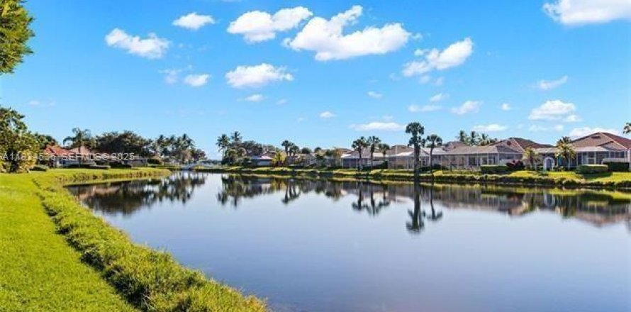 Casa en Naples, Florida 2 dormitorios № 1982921