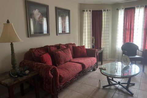 Купить кондоминиум в Киссимми, Флорида 5 комнат, 119.57м2, № 2148702 - фото 9