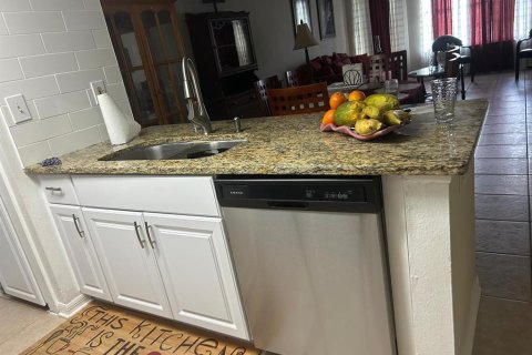 Купить кондоминиум в Киссимми, Флорида 5 комнат, 119.57м2, № 2148702 - фото 3