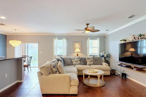 House in DeLand, Florida 4 bedrooms, 164.62 sq.m. № 2406833 - photo 3