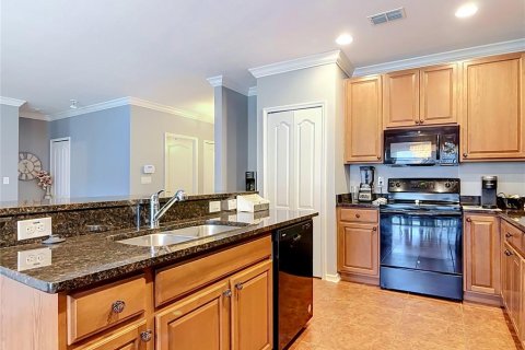 House in DeLand, Florida 4 bedrooms, 164.62 sq.m. № 2406833 - photo 16