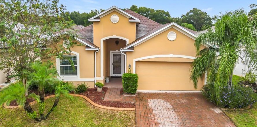 House in DeLand, Florida 4 bedrooms, 164.62 sq.m. № 2406833