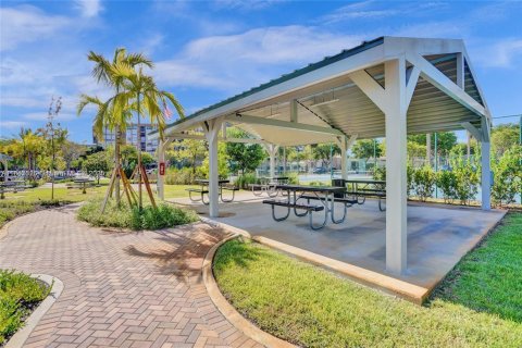 Condominio en venta en Pembroke Pines, Florida, 2 dormitorios, 104.05 m2 № 1877773 - foto 8