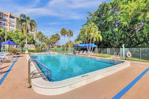 Condominio en venta en Pembroke Pines, Florida, 2 dormitorios, 104.05 m2 № 1877773 - foto 10