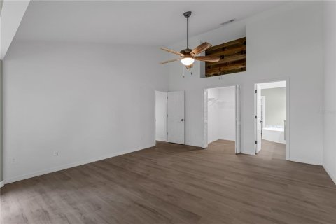 House in Lake Mary, Florida 3 bedrooms, 170.2 sq.m. № 1803190 - photo 12