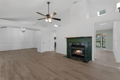 House in Lake Mary, Florida 3 bedrooms, 170.2 sq.m. № 1803190 - photo 3