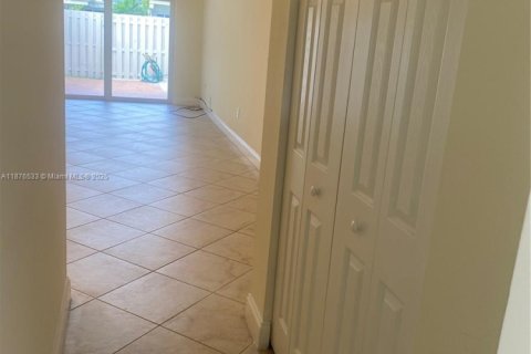 Touwnhouse à louer à Miami, Floride: 3 chambres, 140.65 m2 № 1923904 - photo 7