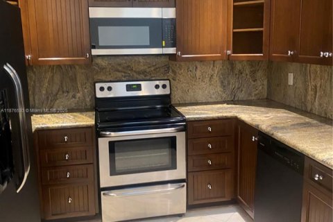 Touwnhouse à louer à Miami, Floride: 3 chambres, 140.65 m2 № 1923904 - photo 14