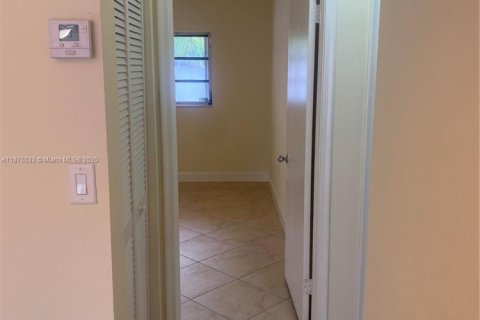 Touwnhouse à louer à Miami, Floride: 3 chambres, 140.65 m2 № 1923904 - photo 18