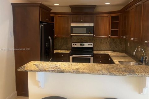 Touwnhouse à louer à Miami, Floride: 3 chambres, 140.65 m2 № 1923904 - photo 11