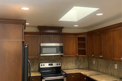 Touwnhouse à louer à Miami, Floride: 3 chambres, 140.65 m2 № 1923904 - photo 30