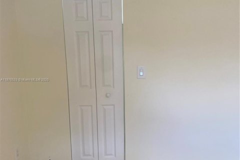 Touwnhouse à louer à Miami, Floride: 3 chambres, 140.65 m2 № 1923904 - photo 25