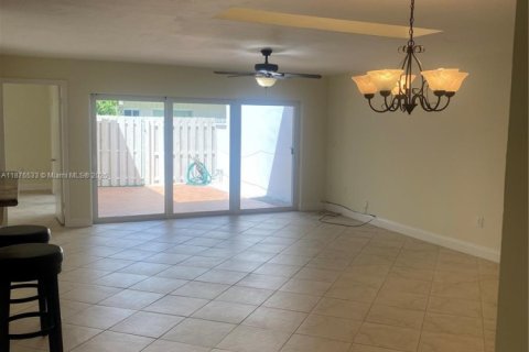 Touwnhouse à louer à Miami, Floride: 3 chambres, 140.65 m2 № 1923904 - photo 29