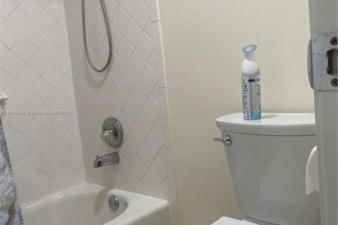 Touwnhouse à louer à Miami, Floride: 3 chambres, 140.65 m2 № 1923904 - photo 28