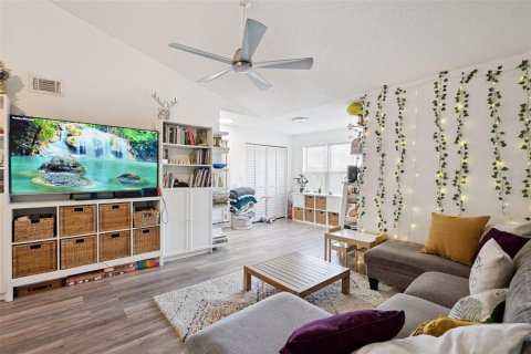 Condo in Orlando, Florida, 2 bedrooms № 2091948 - photo 4