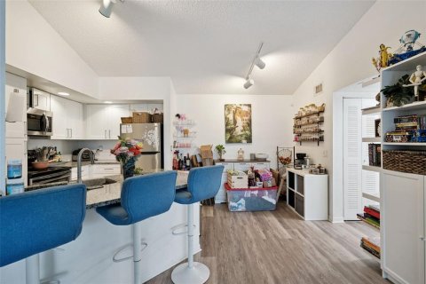 Condo in Orlando, Florida, 2 bedrooms № 2091948 - photo 10