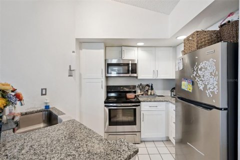 Condo in Orlando, Florida, 2 bedrooms № 2091948 - photo 9