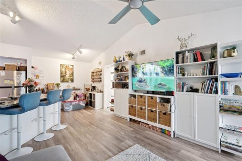 Condo in Orlando, Florida, 2 bedrooms № 2091948 - photo 3