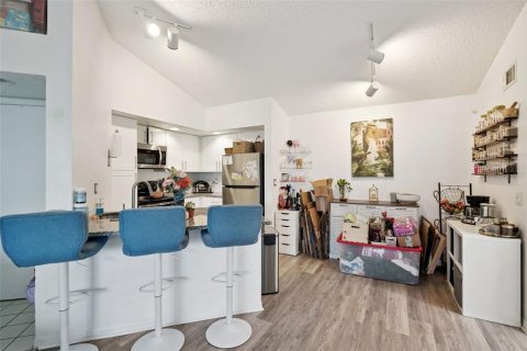 Condo in Orlando, Florida, 2 bedrooms № 2091948 - photo 11