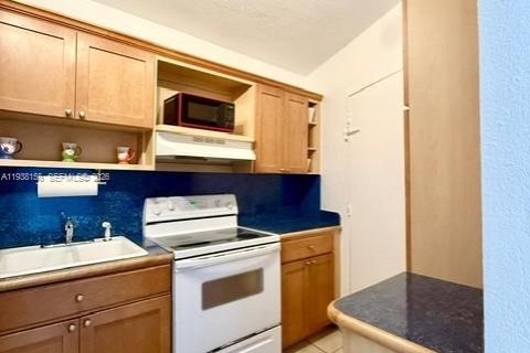 Copropriété à louer à Miami Beach, Floride: 55.74 m2 № 1995846 - photo 7