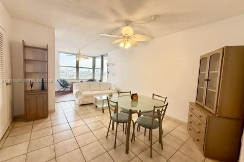 Copropriété à louer à Miami Beach, Floride: 55.74 m2 № 1995846 - photo 4