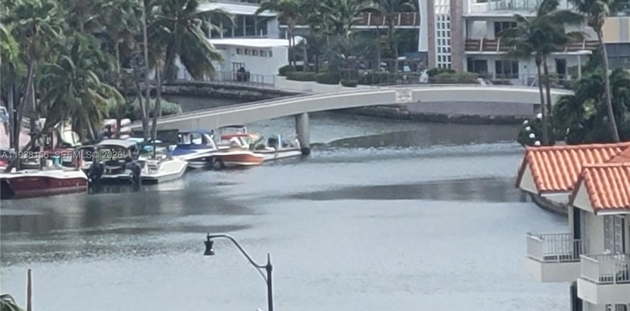 Studio à Condo à Miami Beach, Floride  № 1995846