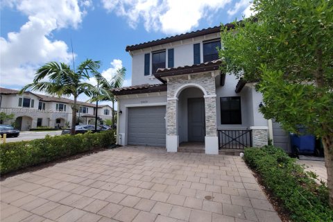 Casa en venta en Homestead, Florida, 3 dormitorios, 147.06 m2 № 2002920 - foto 2