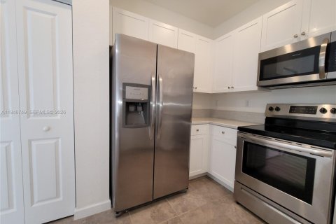 Casa en venta en Homestead, Florida, 3 dormitorios, 147.06 m2 № 2002920 - foto 6