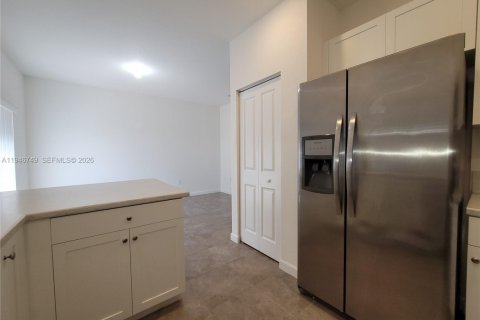 Casa en venta en Homestead, Florida, 3 dormitorios, 147.06 m2 № 2002920 - foto 5