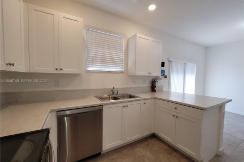 Casa en venta en Homestead, Florida, 3 dormitorios, 147.06 m2 № 2002920 - foto 4