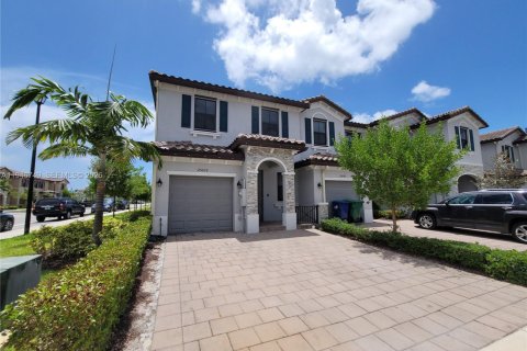 Casa en Homestead, Florida 3 dormitorios, 147.06 m2 № 2002920