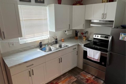 Commercial property in Dania Beach, Florida 133.87 sq.m. № 1726643 - photo 16