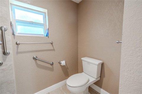 House in Port Richey, Florida 4 bedrooms, 364.18 sq.m. № 1583488 - photo 29