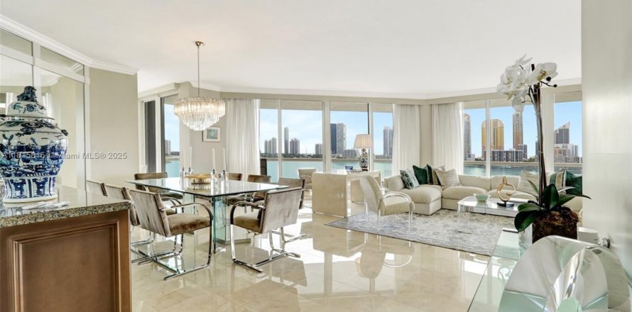 Condominio en Aventura, Florida, 3 dormitorios № 1772292
